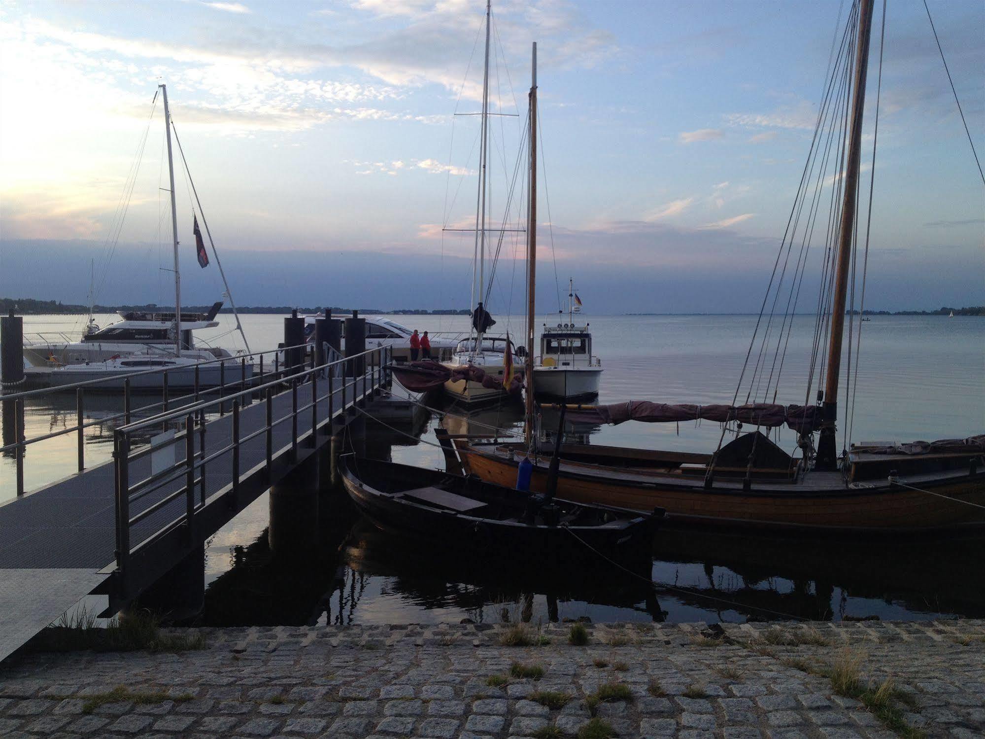 Hotel Hafenresidenz Stralsund Exteriör bild