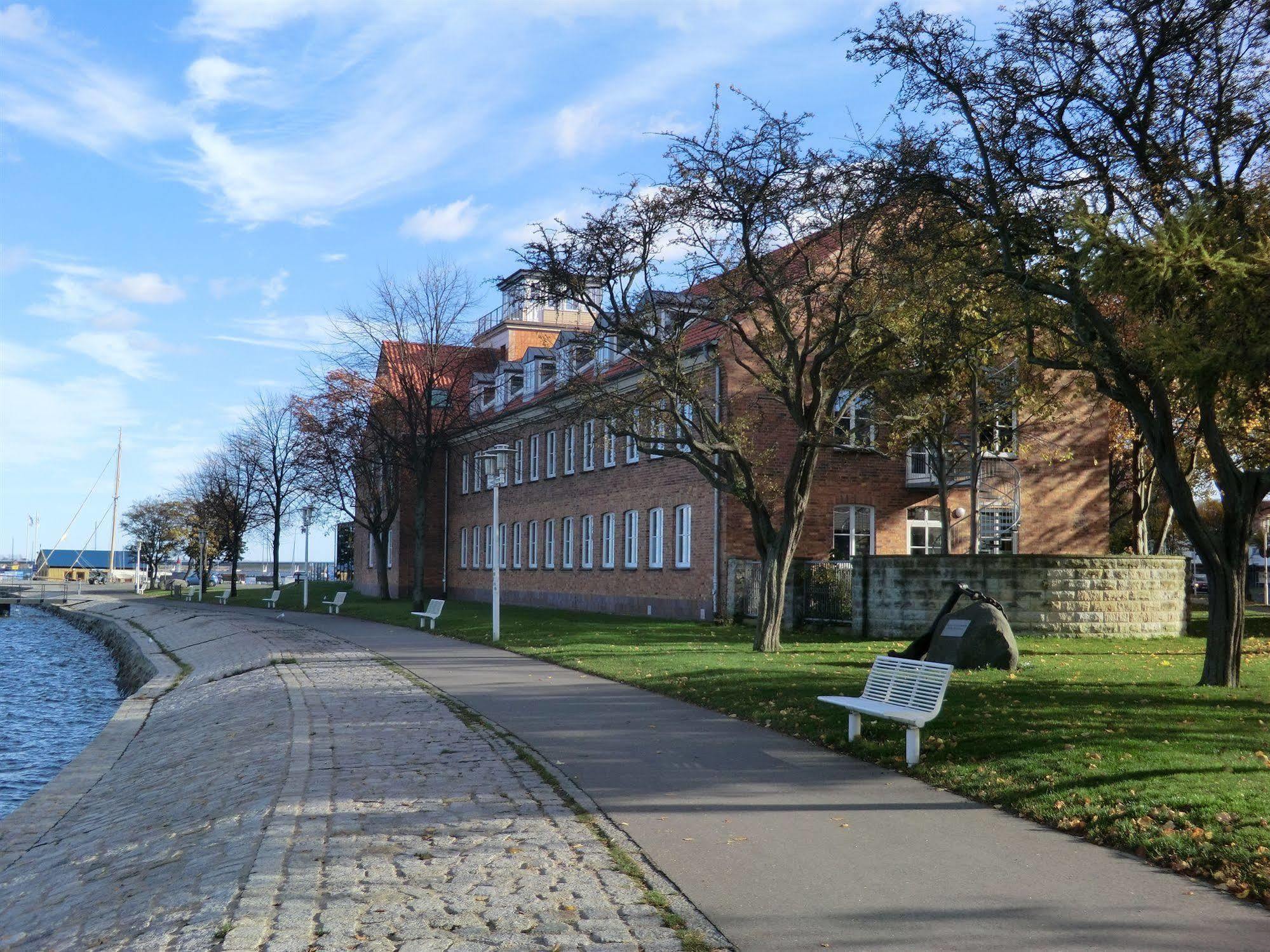 Hotel Hafenresidenz Stralsund Exteriör bild